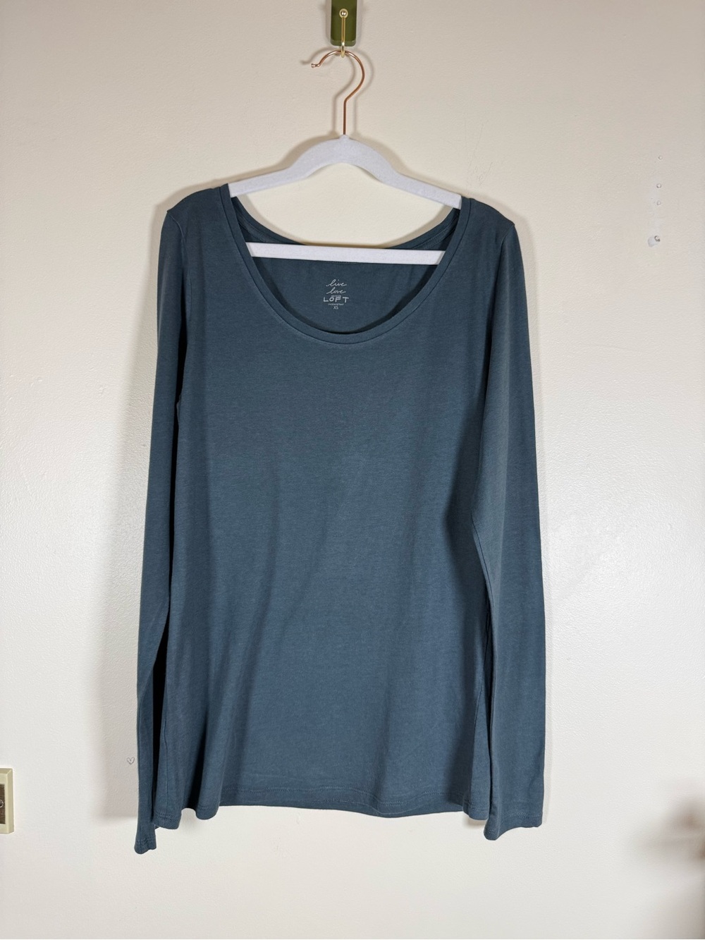 LOFT Live in Lou & Grey Gray/Green Long Sleeve Scoop Neck Tee XS